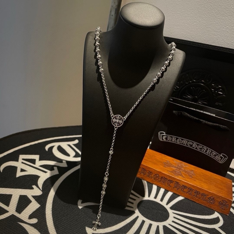 Ch*0me He**ts necklaces